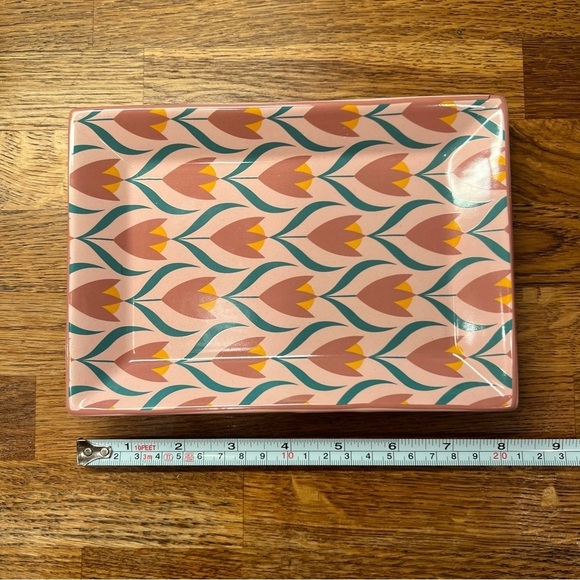 Bundle of TWO Decorative plates NWT from Nordstrom in tulip pattern - Picture 6 of 6